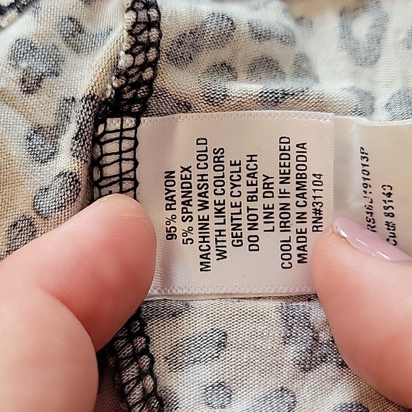 KIM ROGERS XL animal print long sleeve top - Picture 5 of 5